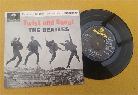 BEATLES " TWIST & SHOUT "SUPER UK EARLY 70'S EP SPECIAL ORDER ONLY NO POLO RINGS
