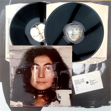 YOKO ONO " FLY "SUPER V.RARE UK ORIG APPLE  LP WITH BOTH INNERS, POSTER & CARD