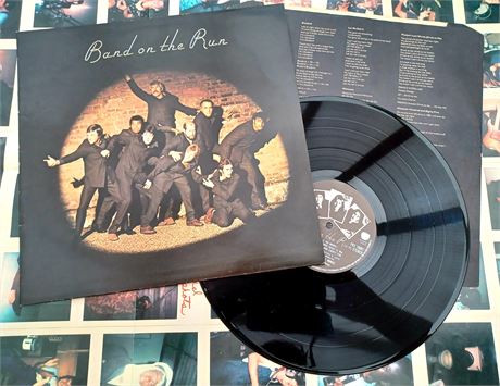 PAUL McCARTNEY & WINGS " BAND ON THE RUN " SUPERB UK LP + CUSTOM INNER & POSTER
